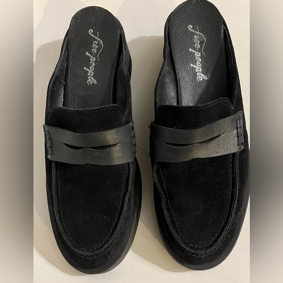 Free People black suede mule/loafer shoe size 9. - Picture 2 of 9